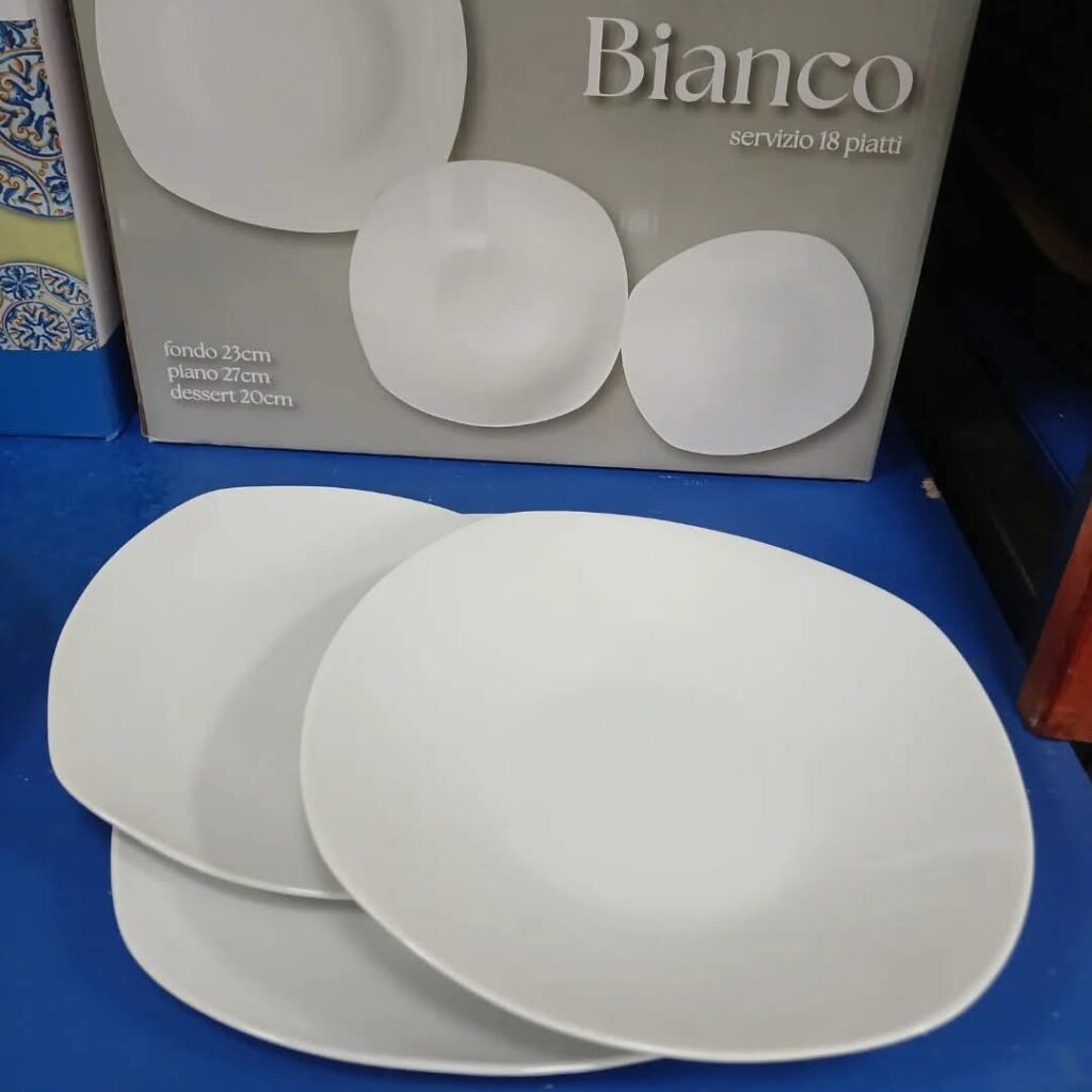 SERVIZIO 18 PIATTI QUADRATI BIANCO